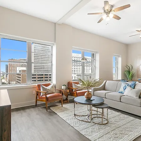 Spacious 4B Oasis Steps From French Quarter - Your Nola Dream Awaits!
